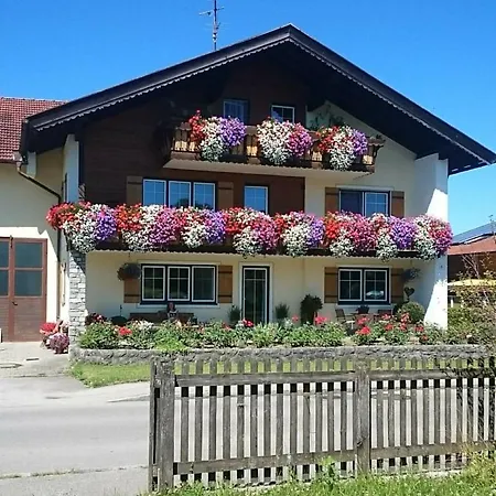 Ferienwohnung Aicherhof Farm stay